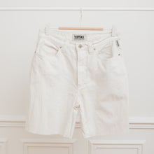 Charger l'image dans la galerie, usure studio - short blanc denim versace