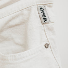 Charger l'image dans la galerie, usure studio - short blanc denim versace
