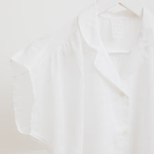 Charger l'image dans la galerie, usure studio - blouse blanche vintage