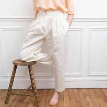 Charger l'image dans la galerie, usure studio - pantalon-ecru-pinces-vintage