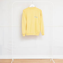 Charger l'image dans la galerie, usure studio - sweat jaune vintage 90's