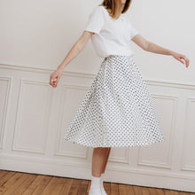 Charger l'image dans la galerie, usure studio - jupe plissée pois bleu marine blanc vintage
