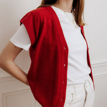 Charger l'image dans la galerie, usure studio -gilet-rouge-vintage-cardigan