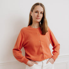 Charger l'image dans la galerie, usure studio - gilet-rouge-cachemire-vintage