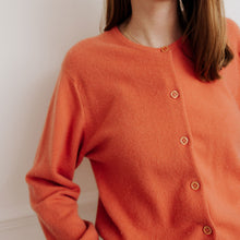 Charger l'image dans la galerie, usure studio - gilet-rouge-cachemire-vintage