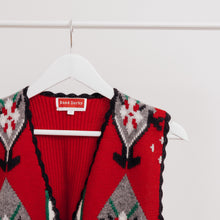 Charger l'image dans la galerie, usure studio - gilet long rouge motif aztéque vintage 2