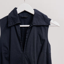 Charger l'image dans la galerie, usure studio - robe noire ceinturée vintage 1