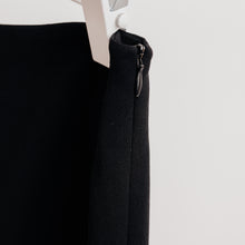 Charger l&#39;image dans la galerie, usure studio - jupe courte noir vintage 90s
