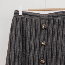 Charger l&#39;image dans la galerie, usure studio - jupe laine boutons imprimé rayures vintage 1
