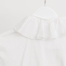 Charger l'image dans la galerie, usure studio - chemisier blanche Anne fontaine volant vintage 2