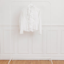 Charger l'image dans la galerie, usure studio - chemisier blanche Anne fontaine volant vintage