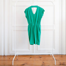 Charger l'image dans la galerie, usure studio - robe verte élégante vintage