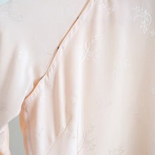 Charger l'image dans la galerie, usure studio - robe longue ao dai vietnamienne vintage