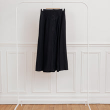 Charger l&#39;image dans la galerie, usure studio - jupe longue noire boutonnée vintage
