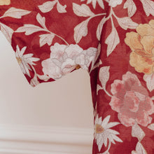 Charger l&#39;image dans la galerie, usure studio - blouse loose motif floral bordeaux vintage 3
