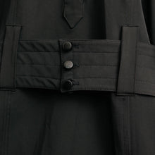 Charger l&#39;image dans la galerie, usure studio - robe noire ceinturée vintage 2
