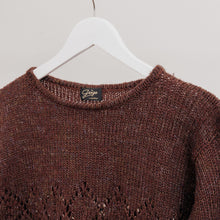 Charger l&#39;image dans la galerie, Usure studio - pull marron crochet vintage 1
