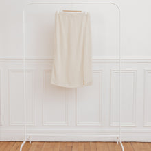 Charger l&#39;image dans la galerie, usure studio - jupe laine écru rodier vintage
