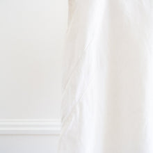 Charger l&#39;image dans la galerie, usure studio - robe élégante blanche vintage
