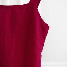 Charger l&#39;image dans la galerie, usure studio - robe chasuble lin rouge vintage
